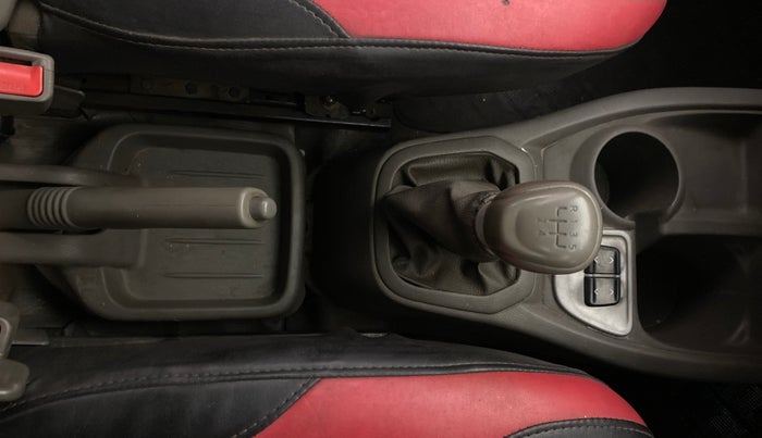 2016 Datsun Redi Go T (O), Petrol, Manual, 44,422 km, Gear Lever