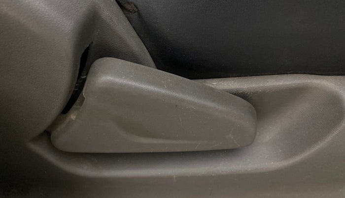 2016 Datsun Redi Go T (O), Petrol, Manual, 44,422 km, Driver Side Adjustment Panel