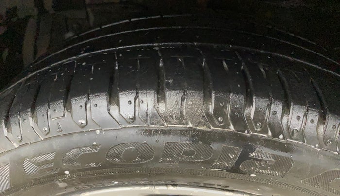 2015 Maruti Ciaz ZXI+, Petrol, Manual, 57,869 km, Left Front Tyre Tread