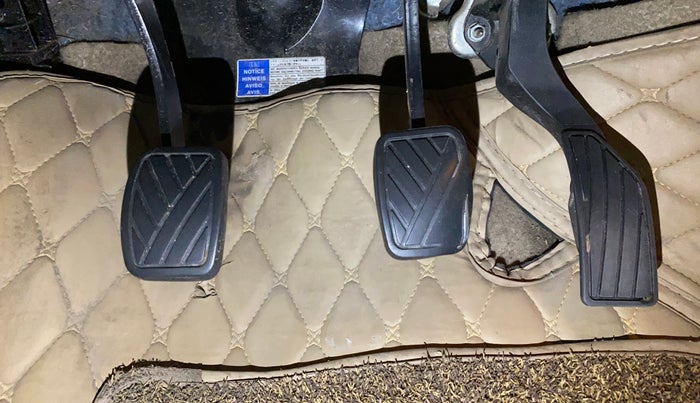 2015 Maruti Ciaz ZXI+, Petrol, Manual, 57,869 km, Pedals