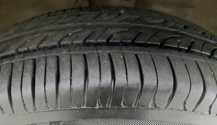 2014 Maruti Wagon R 1.0 LXI CNG, CNG, Manual, 71,327 km, Right Front Tyre Tread