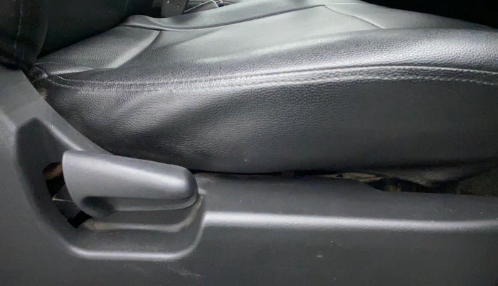 2014 Maruti Wagon R 1.0 LXI CNG, CNG, Manual, 71,327 km, Driver Side Adjustment Panel