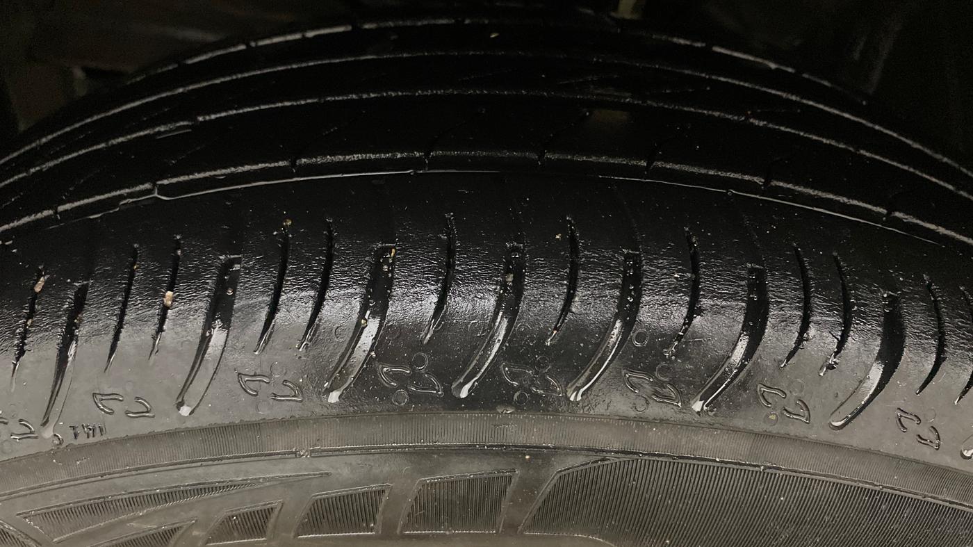 2025 Maruti FRONX ALPHA 1.0L TURBO 6 AT, Petrol, Automatic, 34,614 km, Left Front Tyre Tread