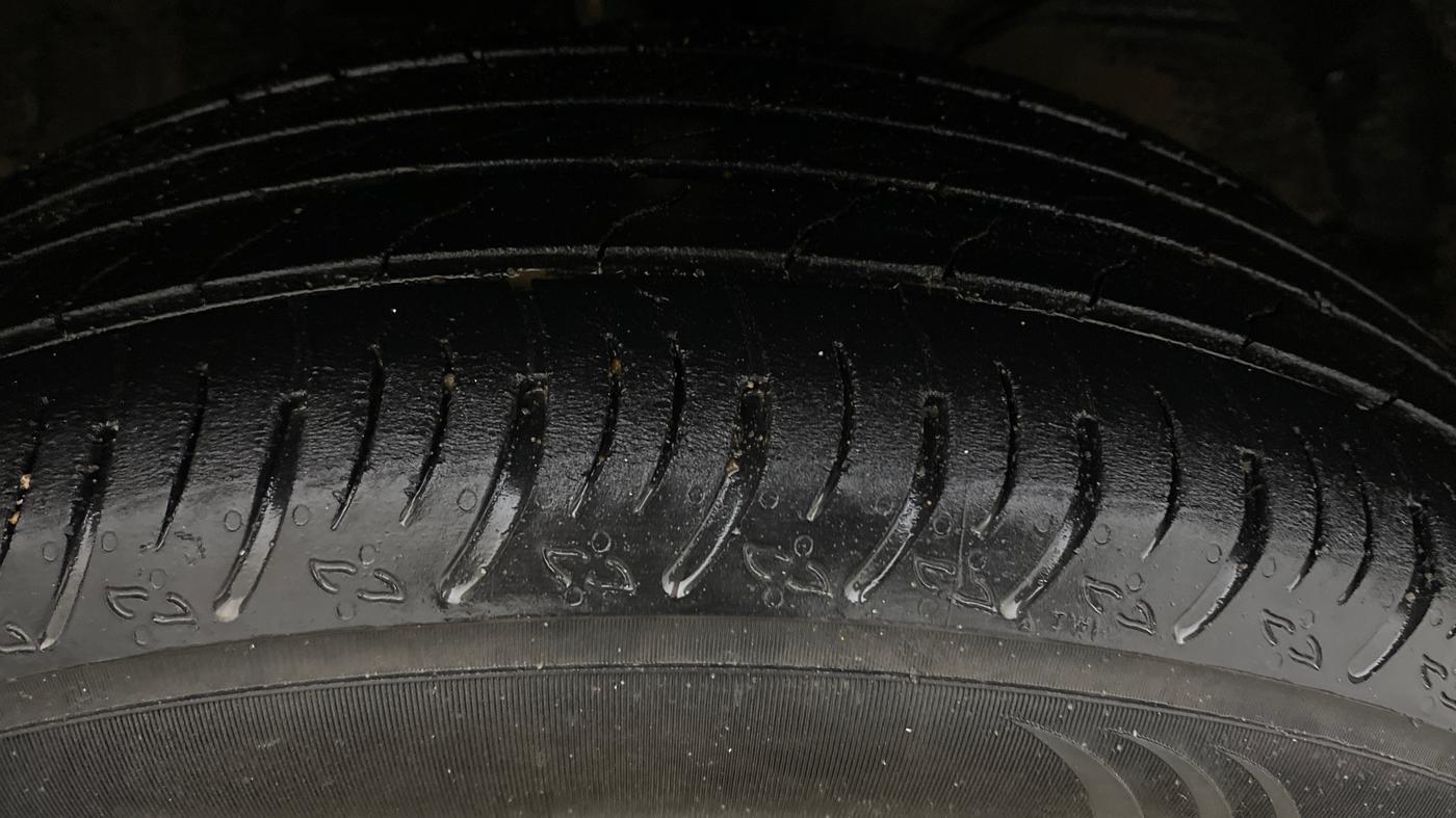 2025 Maruti FRONX ALPHA 1.0L TURBO 6 AT, Petrol, Automatic, 34,614 km, Right Front Tyre Tread