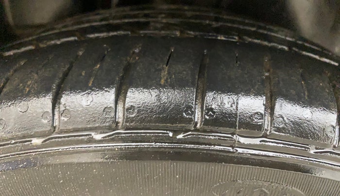 2018 Maruti Ciaz S 1.4 MT PETROL, Petrol, Manual, 1,31,896 km, Right Rear Tyre Tread