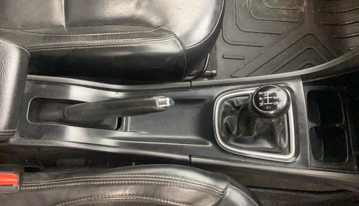 2018 Maruti Ciaz S 1.4 MT PETROL, Petrol, Manual, 1,31,896 km, Gear Lever