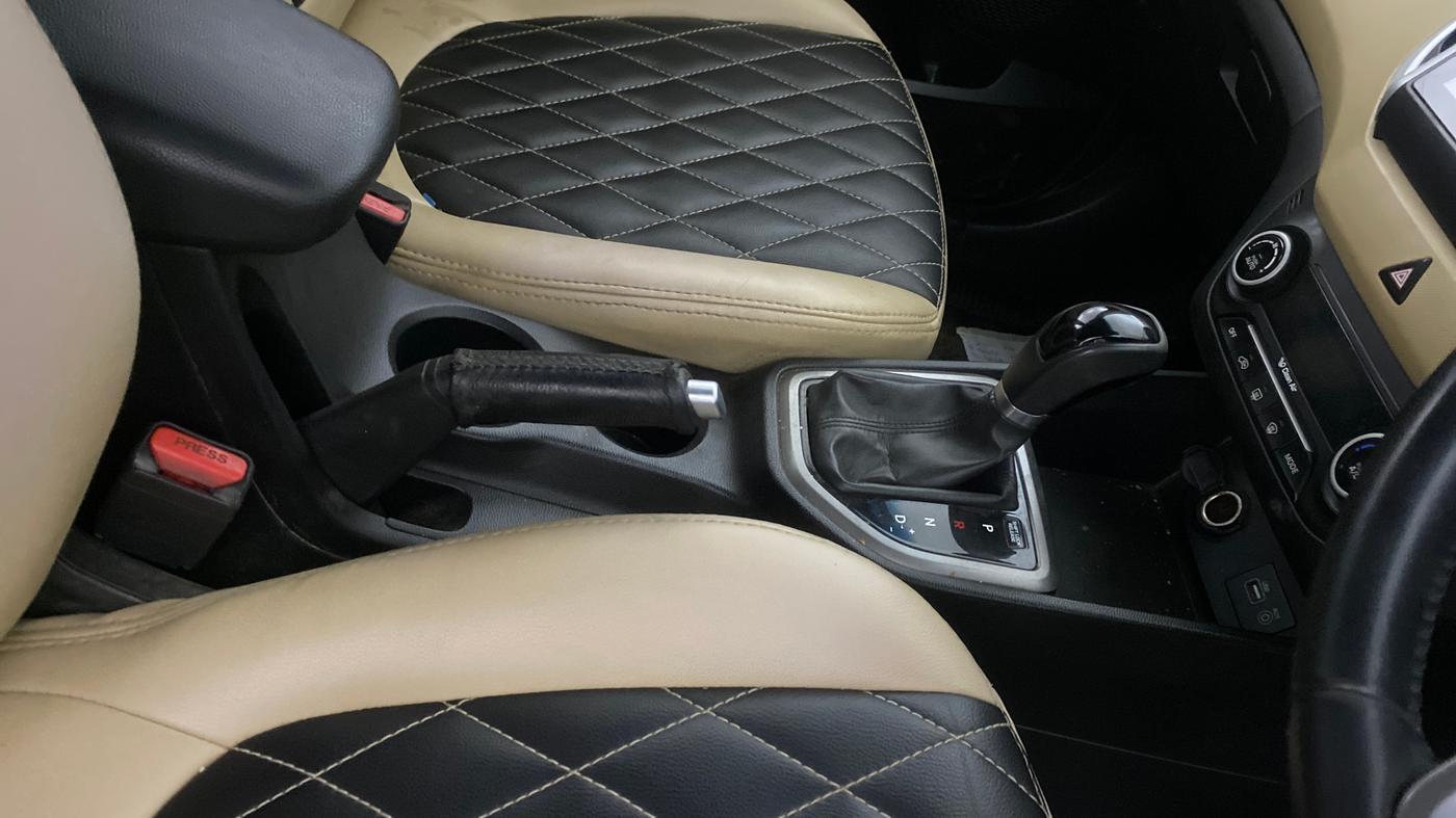 2017 Hyundai Creta SX PLUS AT 1.6 PETROL, Petrol, Automatic, 38,706 km, Gear Lever