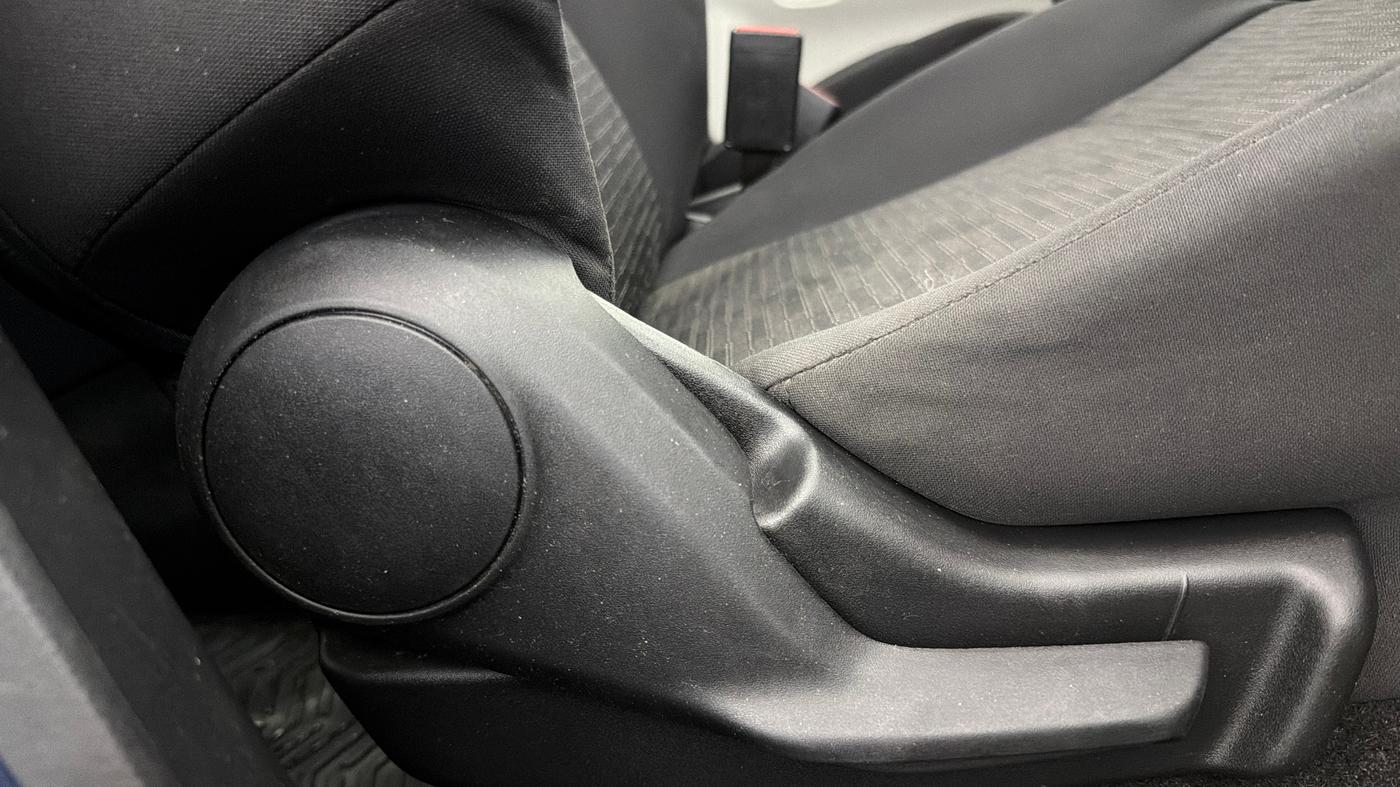 2019 Maruti IGNIS DELTA 1.2, Petrol, Manual, 59,934 km, Driver Side Adjustment Panel