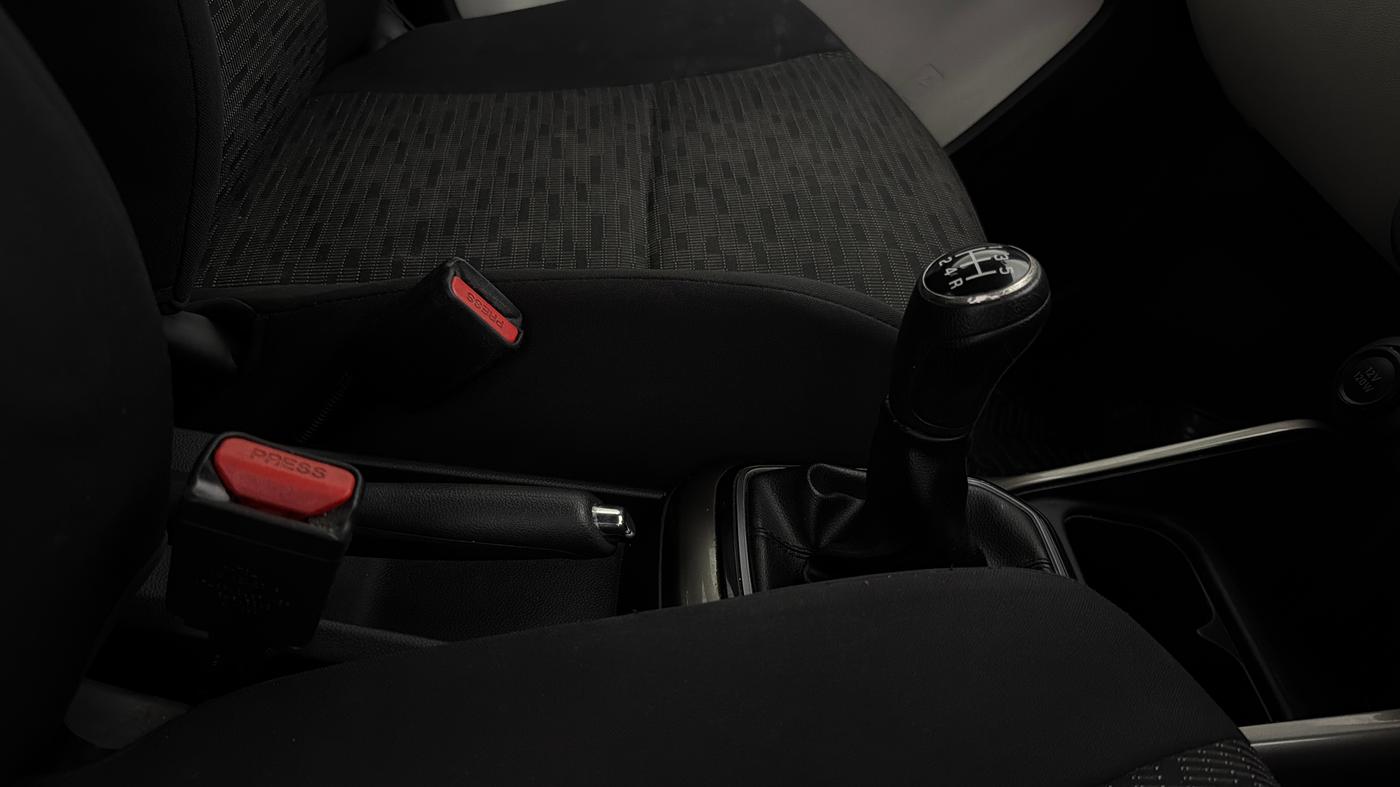 2019 Maruti IGNIS DELTA 1.2, Petrol, Manual, 59,934 km, Gear Lever