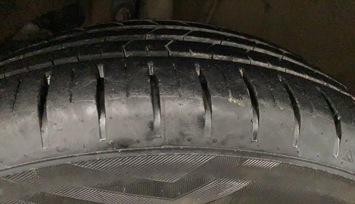 2022 Maruti Baleno ZETA 1.2 AGS, Petrol, Automatic, 12,056 km, Left Front Tyre Tread