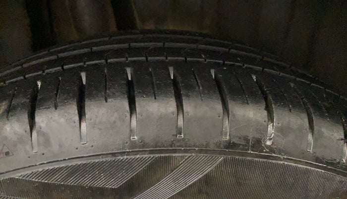 2022 Maruti Baleno ZETA 1.2 AGS, Petrol, Automatic, 12,056 km, Right Rear Tyre Tread