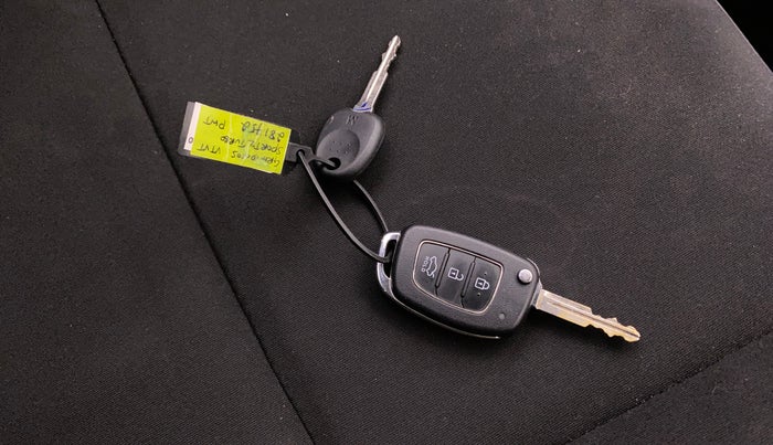 2022 Hyundai GRAND I10 NIOS SPORTZ 1.0 TURBO GDI, Petrol, Manual, 56,362 km, Key Close Up