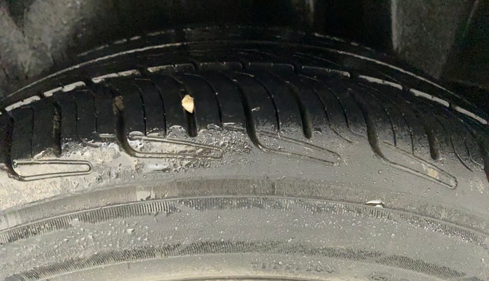 2016 Maruti Ciaz ZXI+ RS, Petrol, Manual, 50,234 km, Left Rear Tyre Tread