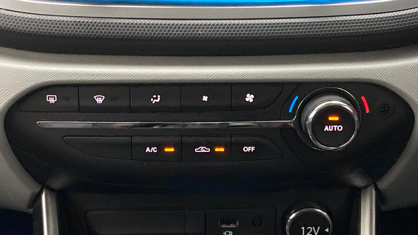 2020 Tata ALTROZ XZ 1.2, Petrol, Manual, 14,643 km, Automatic Climate Control