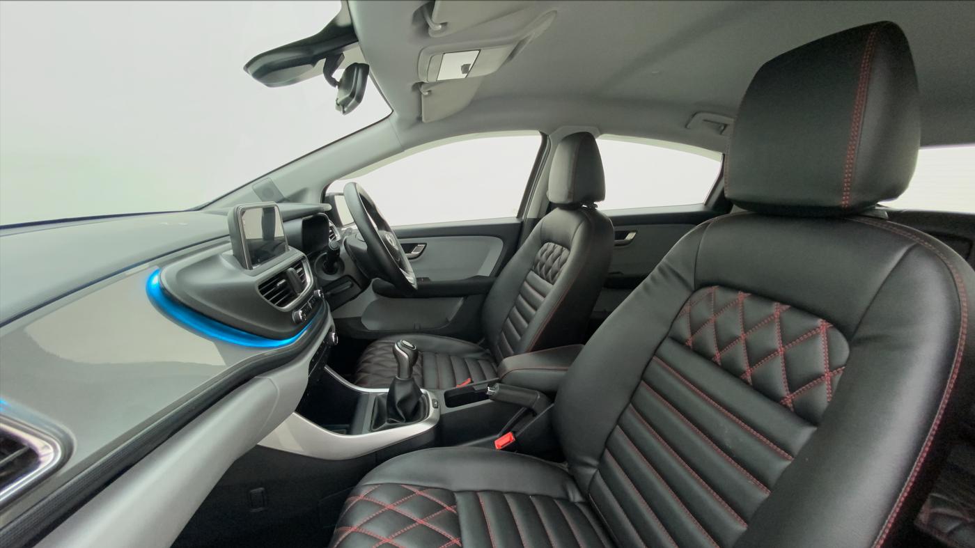2020 Tata ALTROZ XZ 1.2, Petrol, Manual, 14,643 km, Right Side Front Door Cabin