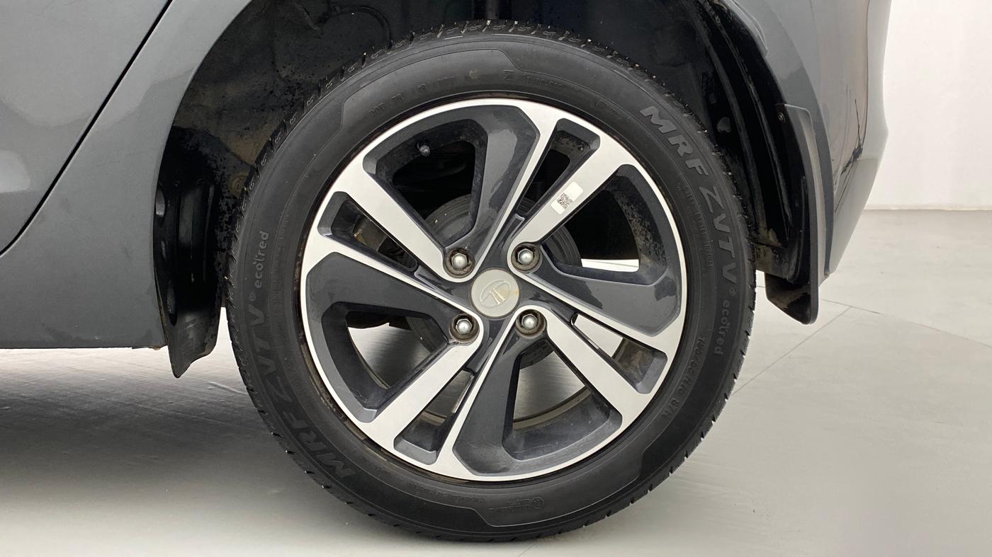 2020 Tata ALTROZ XZ 1.2, Petrol, Manual, 14,643 km, Left Rear Wheel