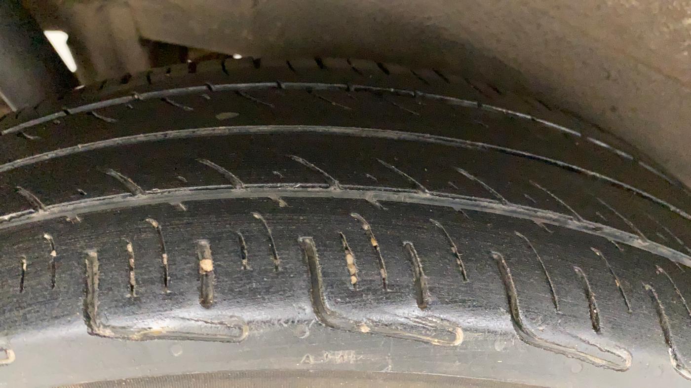 2017 Maruti Wagon R 1.0 VXI AMT, Petrol, Automatic, 86,605 km, Right Rear Tyre Tread