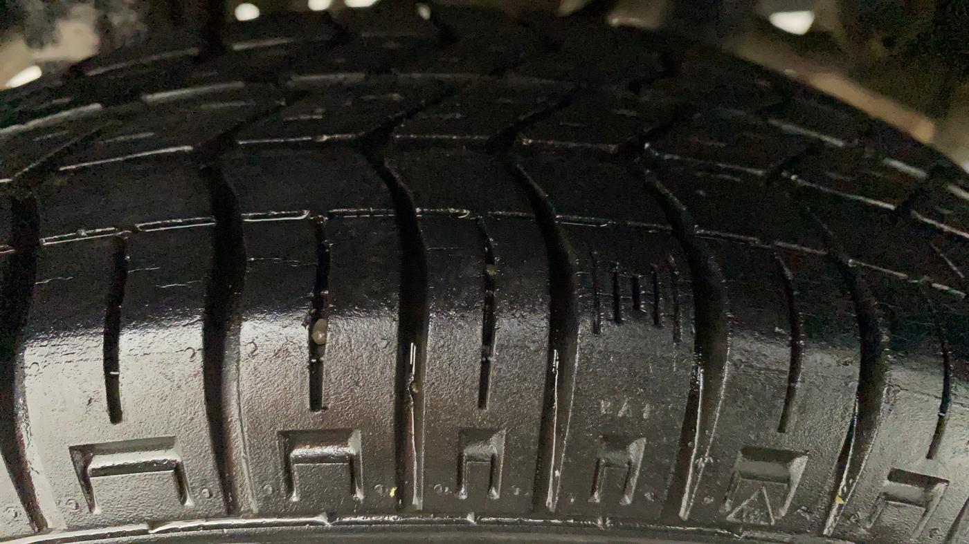 2016 Maruti Alto 800 LXI, Petrol, Manual, 35,187 km, Right Rear Tyre Tread