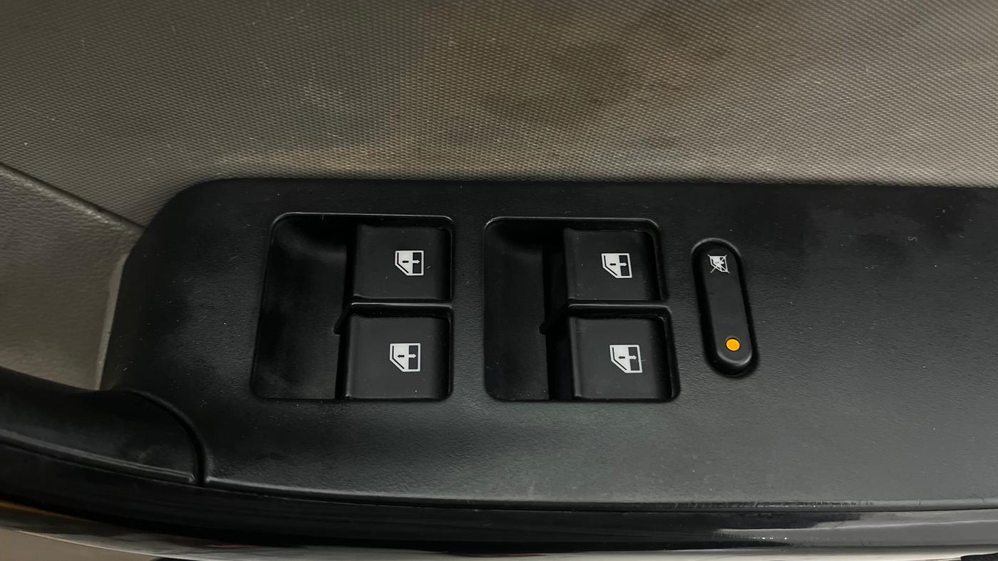 2017 Tata Tiago XM PETROL, CNG, Manual, 88,976 km, Driver Side Door Panels Control