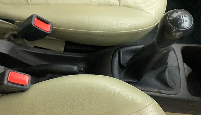 2018 Hyundai Eon ERA +, Petrol, Manual, 30,324 km, Gear Lever
