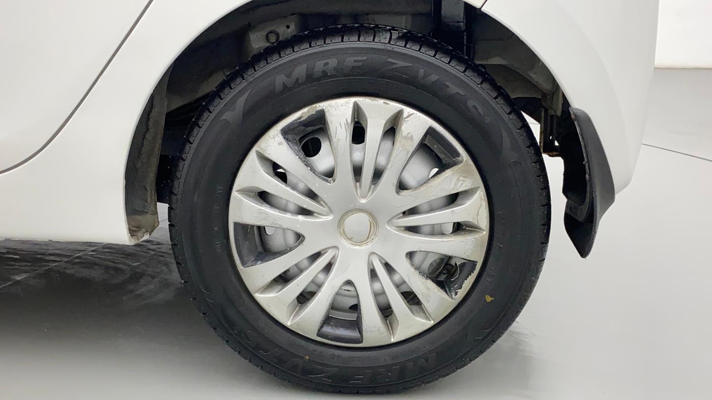 2018 Hyundai Eon ERA +, Petrol, Manual, 30,324 km, Left Rear Wheel