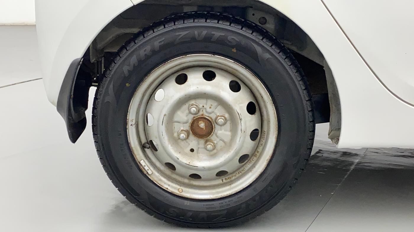 2018 Hyundai Eon ERA +, Petrol, Manual, 30,324 km, Right Rear Wheel