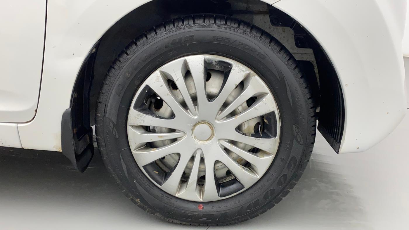 2018 Hyundai Eon ERA +, Petrol, Manual, 30,324 km, Right Front Wheel