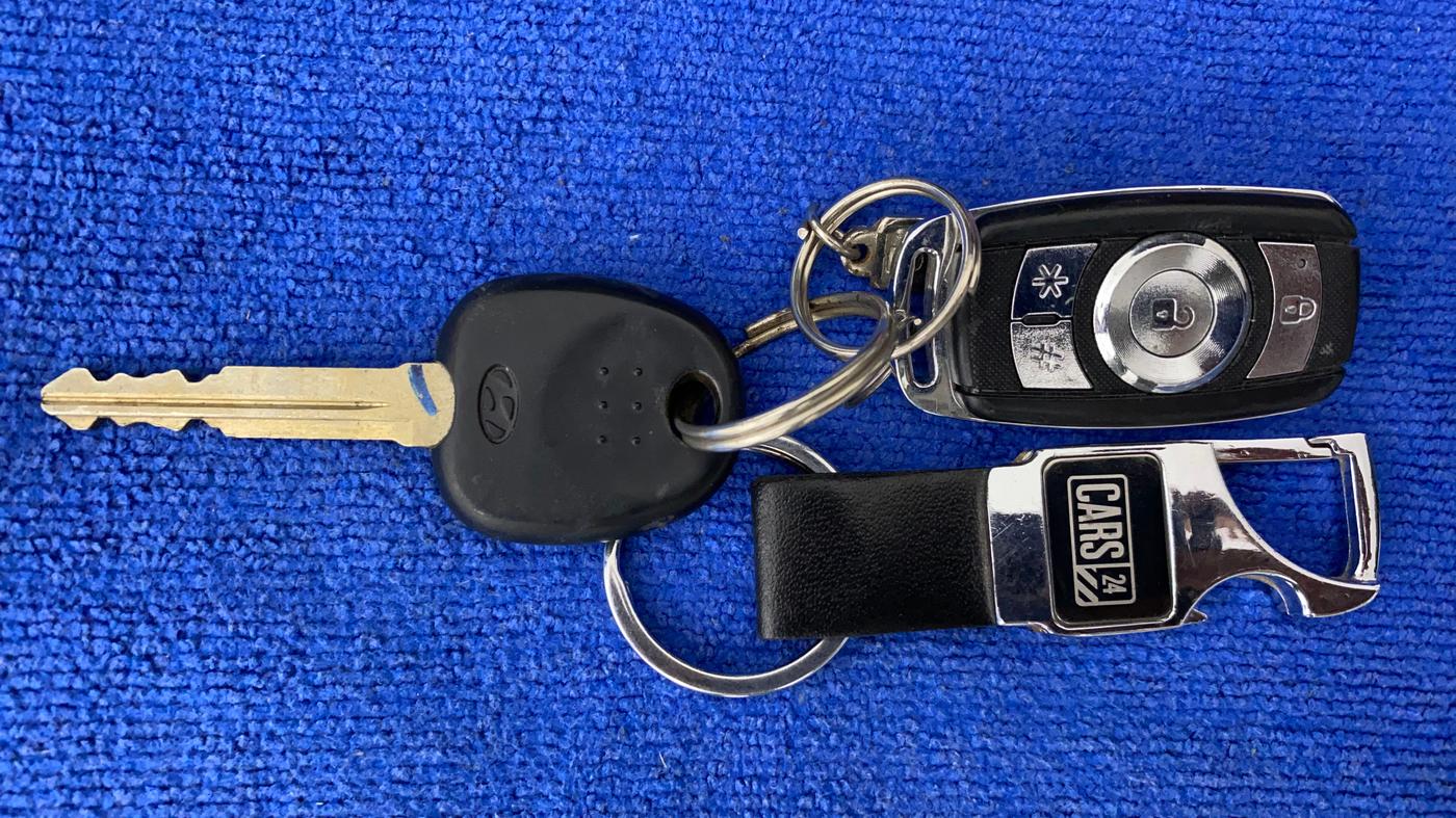 2018 Hyundai Eon ERA +, Petrol, Manual, 30,324 km, Key Close Up