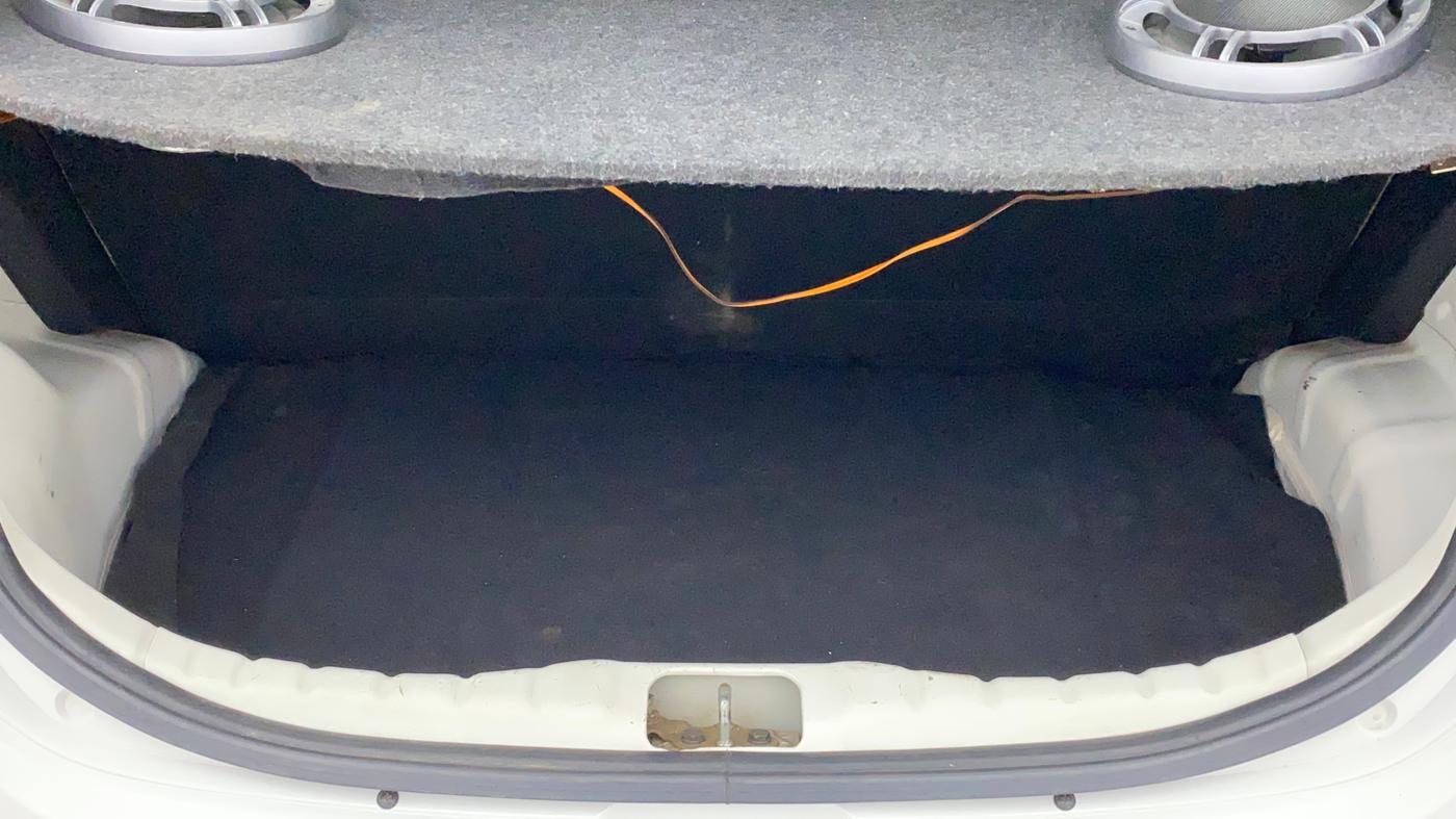 2018 Hyundai Eon ERA +, Petrol, Manual, 30,324 km, Boot Inside