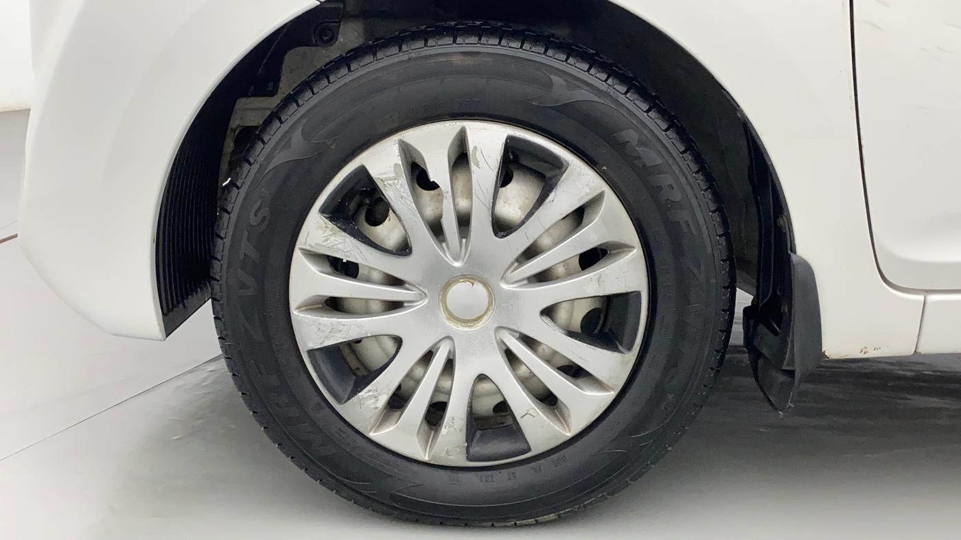 2018 Hyundai Eon ERA +, Petrol, Manual, 30,324 km, Left Front Wheel