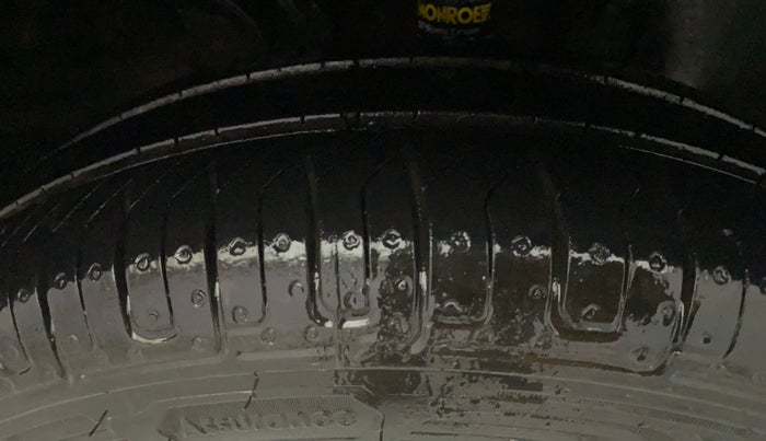 2019 Renault Kwid RXT 1.0 AMT (O), Petrol, Automatic, 57,254 km, Right Front Tyre Tread