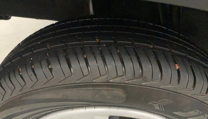 2019 Renault Kwid RXT 1.0 AMT (O), Petrol, Automatic, 57,254 km, Right Rear Tyre Tread