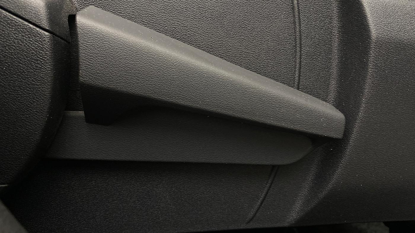 2021 Nissan MAGNITE XV PREMIUM TURBO CVT DUAL TONE, Petrol, Automatic, 35,358 km, Driver Side Adjustment Panel