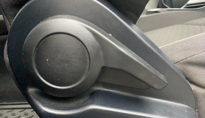 2020 Tata ALTROZ XE PETROL, Petrol, Manual, 26,151 km, Driver Side Adjustment Panel