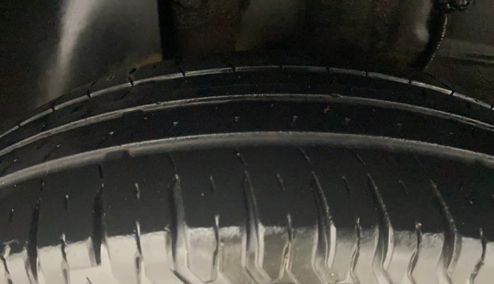 2020 Tata ALTROZ XE PETROL, Petrol, Manual, 26,151 km, Right Rear Tyre Tread