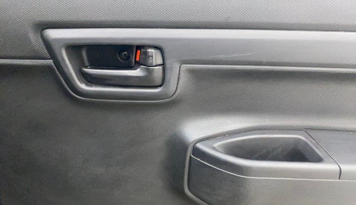 2021 Maruti S PRESSO VXI PLUS AMT, Petrol, Automatic, 26,765 km, Driver Side Door Panels Control
