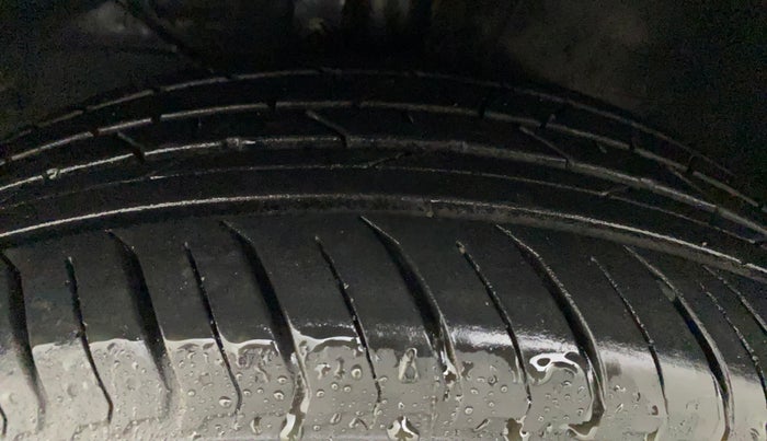 2016 Maruti Baleno ALPHA PETROL 1.2, Petrol, Manual, 73,682 km, Left Front Tyre Tread