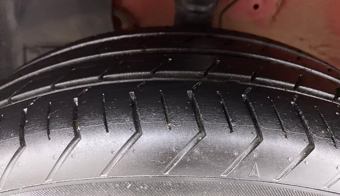 2022 Maruti Celerio ZXI+, Petrol, Manual, 3,881 km, Left Front Tyre Tread
