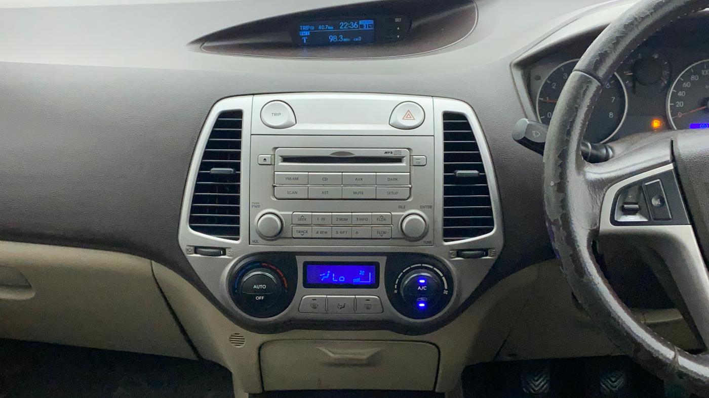 2010 Hyundai i20 SPORTZ (O) 1.2, Petrol, Manual, 66,314 km, Air Conditioner