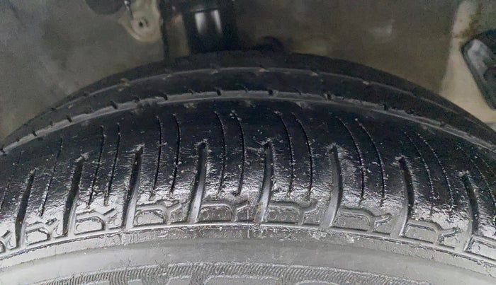 2010 Hyundai i20 SPORTZ (O) 1.2, Petrol, Manual, 66,314 km, Right Front Tyre Tread