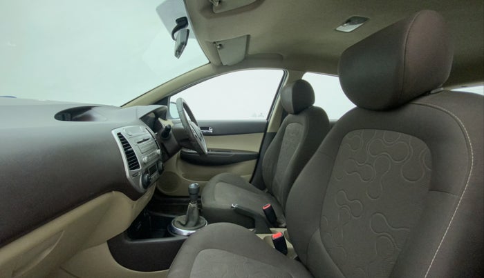 2010 Hyundai i20 SPORTZ (O) 1.2, Petrol, Manual, 66,314 km, Right Side Front Door Cabin