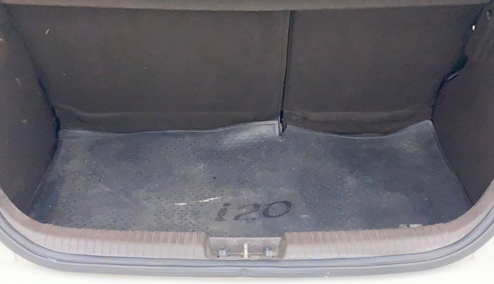 2010 Hyundai i20 SPORTZ (O) 1.2, Petrol, Manual, 66,314 km, Boot Inside