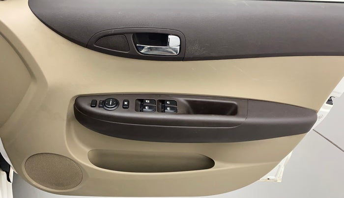 2010 Hyundai i20 SPORTZ (O) 1.2, Petrol, Manual, 66,314 km, Driver Side Door Panels Control