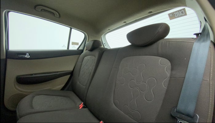 2010 Hyundai i20 SPORTZ (O) 1.2, Petrol, Manual, 66,314 km, Right Side Rear Door Cabin