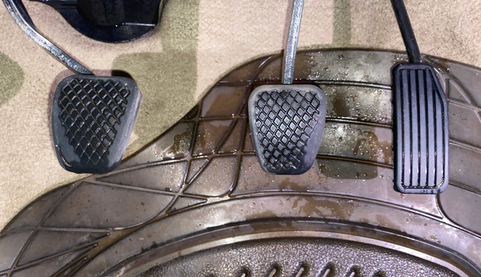 2013 Honda Brio V MT, Petrol, Manual, 91,914 km, Pedals