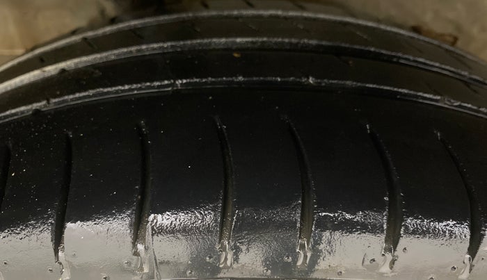 2013 Honda Brio V MT, Petrol, Manual, 91,914 km, Right Rear Tyre Tread