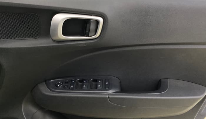 2020 Hyundai VENUE SX PLUS 1.0 TURBO DCT, Petrol, Automatic, 26,896 km, Driver Side Door Panels Control