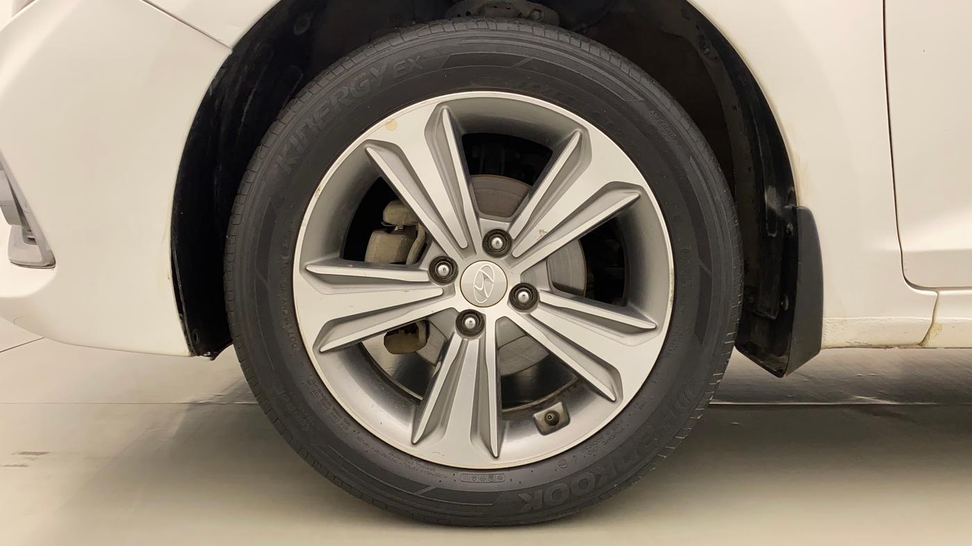 2018 Hyundai Verna 1.6 VTVT SX (O) AT, Petrol, Automatic, 39,147 km, Left Front Wheel