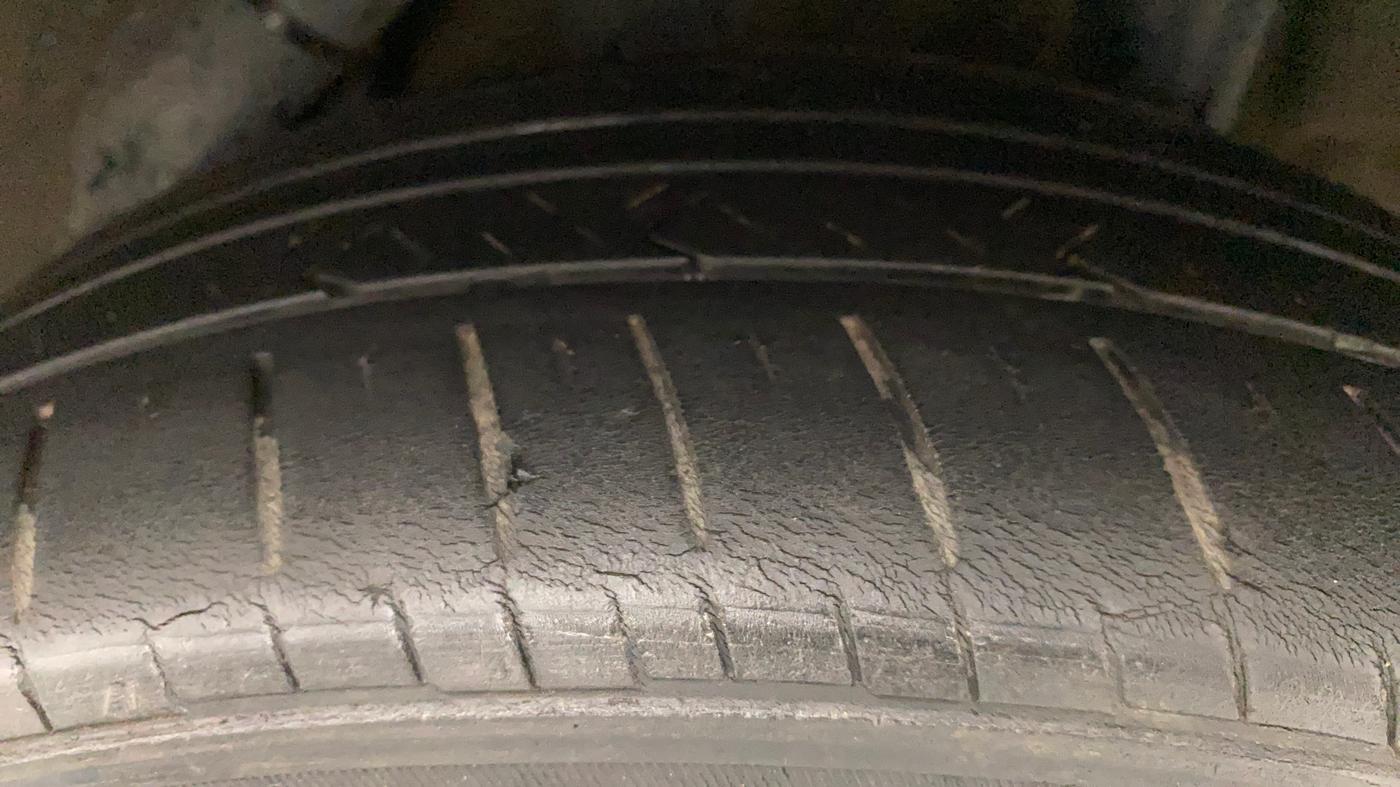 2018 Hyundai Verna 1.6 VTVT SX (O) AT, Petrol, Automatic, 39,147 km, Left Rear Tyre Tread