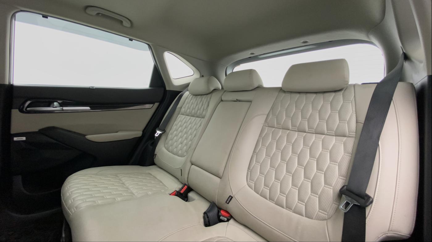 2019 KIA SELTOS HTX+ AT 1.5 DIESEL, Diesel, Automatic, 23,995 km, Right Side Rear Door Cabin